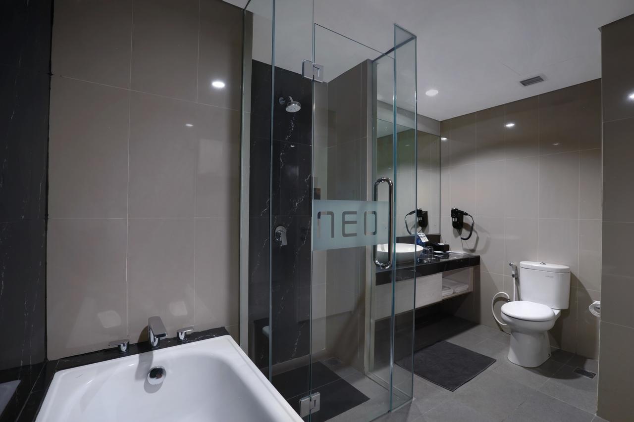Hotel Neo+ Kebayoran Jakarta Exterior photo