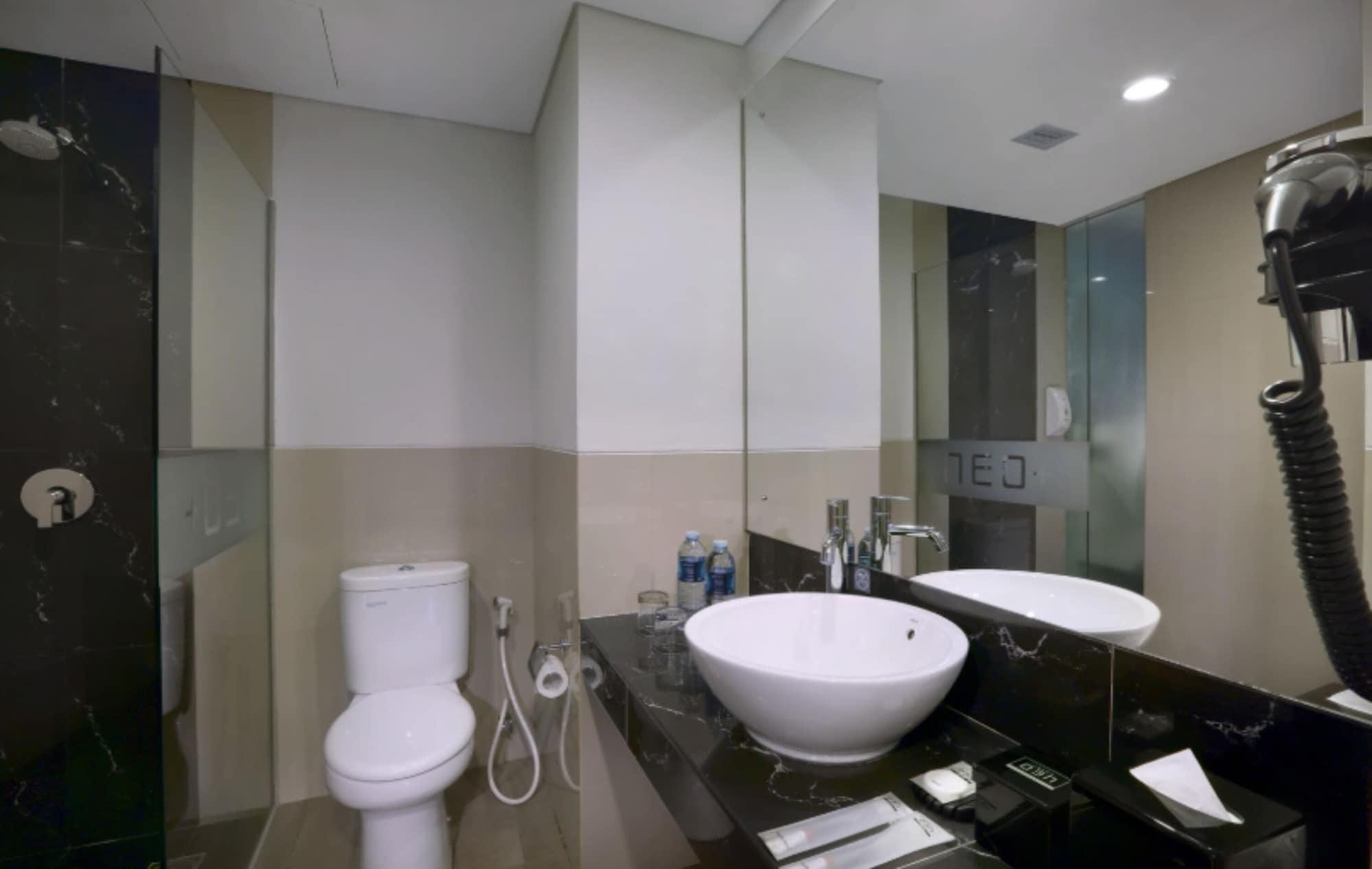 Hotel Neo+ Kebayoran Jakarta Exterior photo