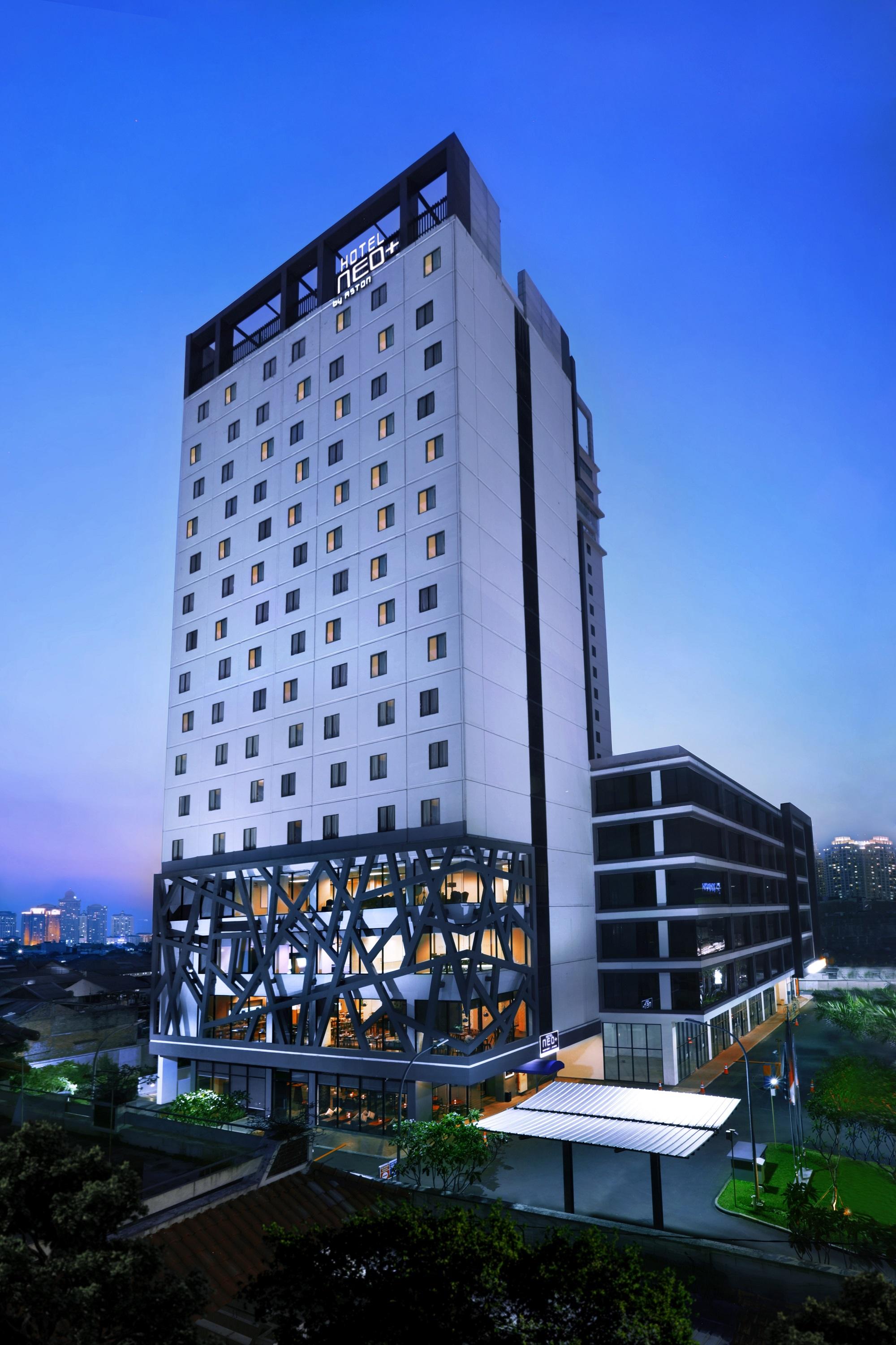 Hotel Neo+ Kebayoran Jakarta Exterior photo