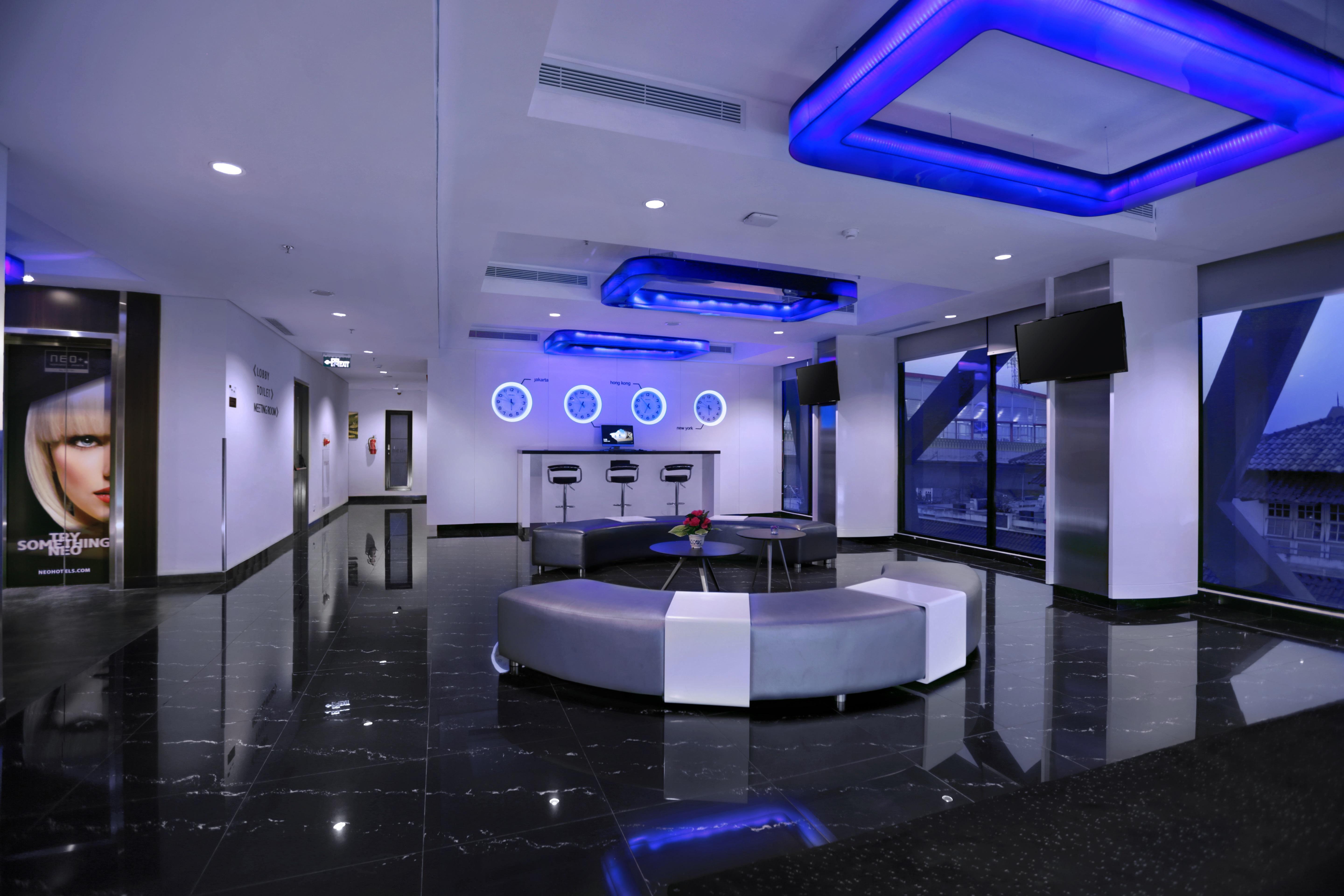 Hotel Neo+ Kebayoran Jakarta Exterior photo