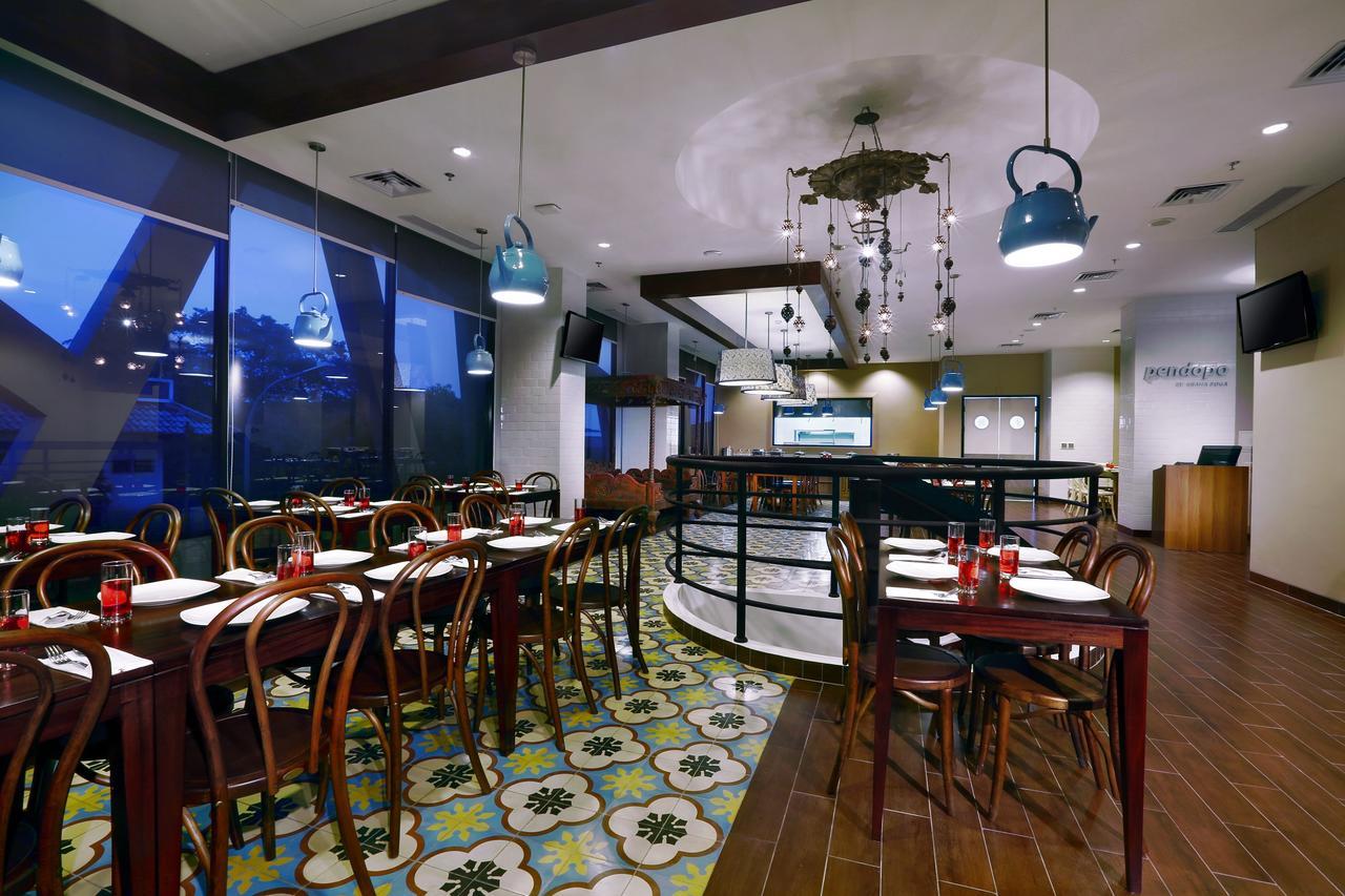 Hotel Neo+ Kebayoran Jakarta Exterior photo